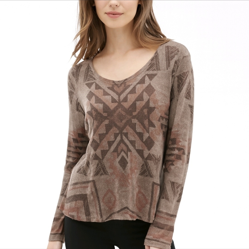 XXI Women's Sweater Tan Multicolor Aztec Print Loose Knit Long Sleeve Si…